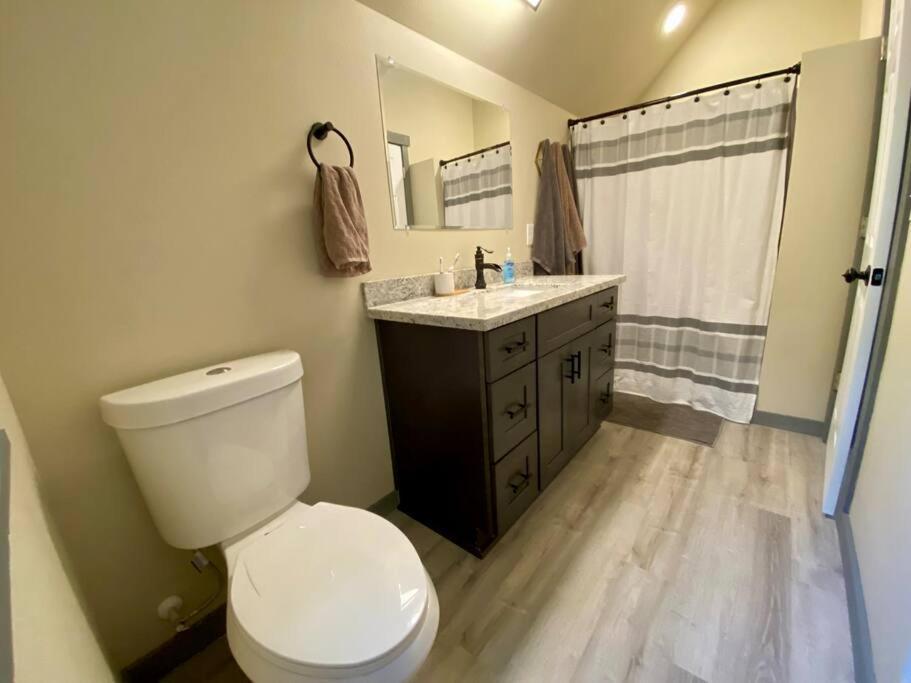 New Modern Cabin! 5Mi To Mt Rainier National Park! Hot Tub & Wifi Эшфорд Экстерьер фото